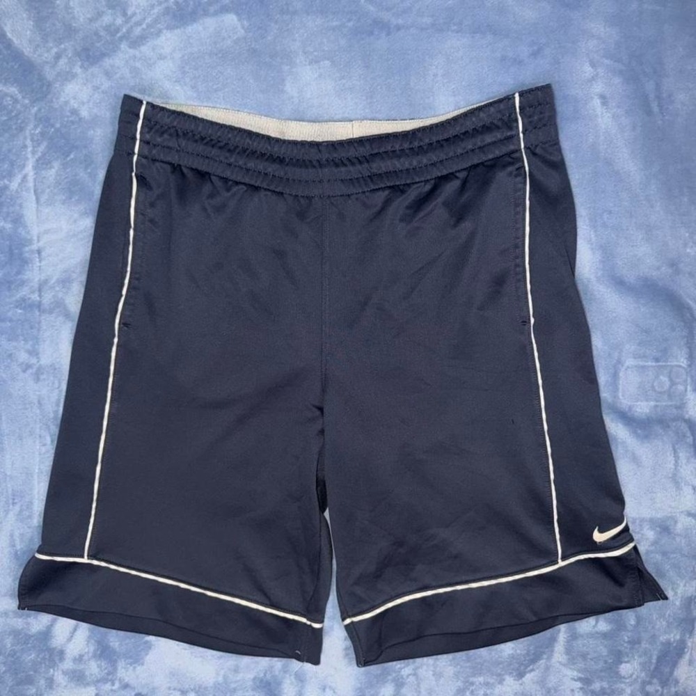 Vintage Nike navy blue shorts with white stripes‎ Size M